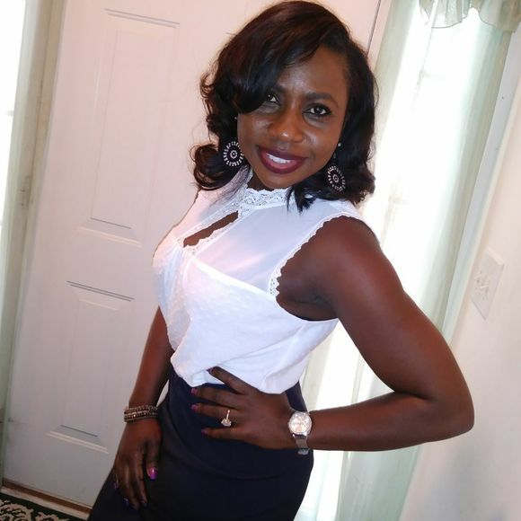 Meet your Posher, Shela - Picture 1 of 1